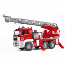 Man - Пожарная машина с функцией разбрызгивания воды (Bruder, 02-771)